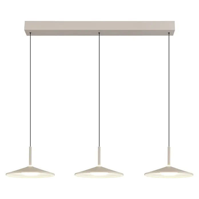 Globo LED-Pendelleuchte rund Lampone - 18 W, Ø x H: 47,5 x 150 cm - Drei scheibenförmige, cremefarbene Pendelleuchten hängen von einer rechteckigen Deckenleiste und strahlen warmes Licht ab.
