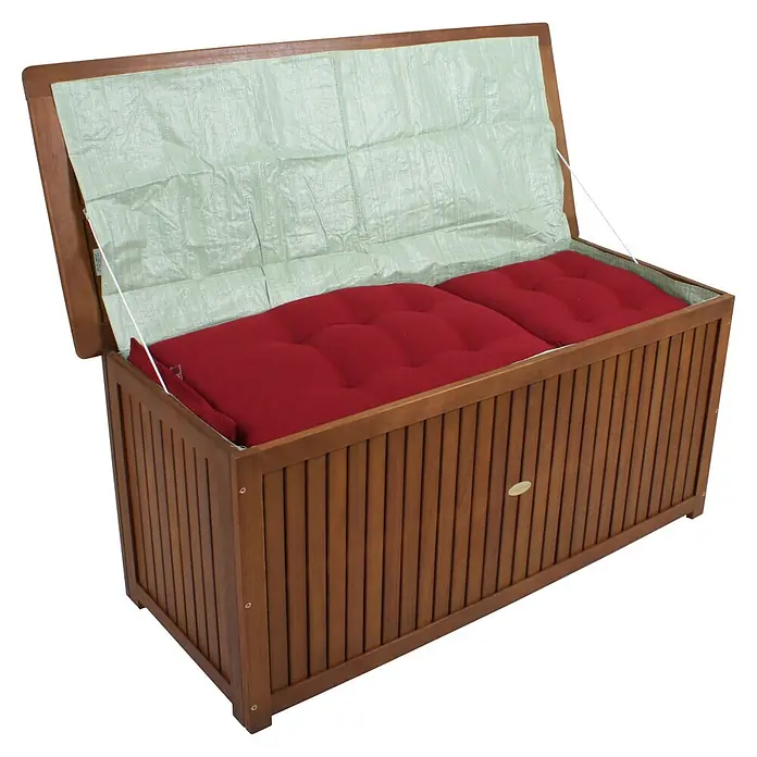 Garden Pleasure Kissenbox Washington - 55 x 125 x 58 cm, Holz, Braun - Offene Holzaufbewahrungsbox mit roten Kissen und einer hellgrünen Innenauskleidung.