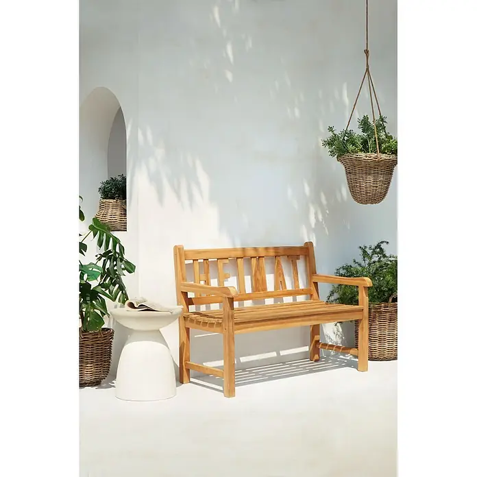 Garden Pleasure Gartenbank Heimat - B x T x H: 120 x 64 x 89 cm, Teak, Braun - Holzgartenbank mit 'THEAT' in der Rückenlehne geschnitzt.