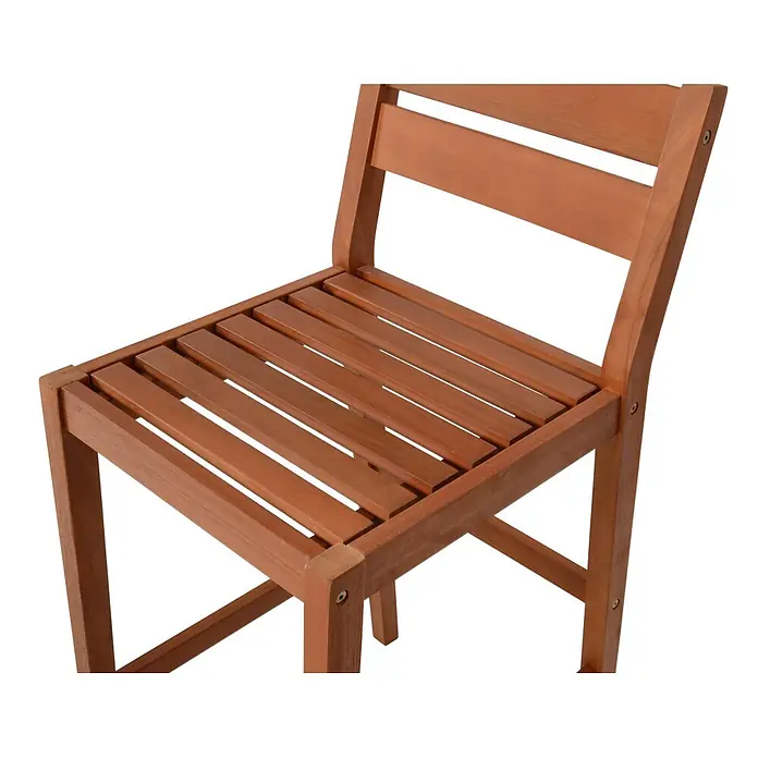 Garden Pleasure Gartenmöbel-Set Barset - 5 -tlg., Eukalyptusholz, Braun - Nahaufnahme eines braunen Holzlattenstuhls mit Rückenlehne.