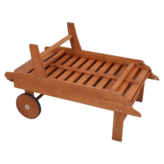 Garden Pleasure Gartenliege Palm Springs - B x T: 63 x 197 cm, Braun, Holz, Rückenlehne verstellbar - Braune Holz-Klappliege mit Rädern, teilweise zusammengeklappt dargestellt.