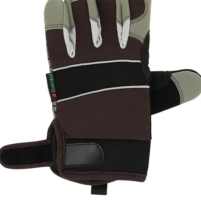 Gardol Gartenhandschuhe für den Geräteeinsatz - 8, M, Braun - Einzelner braun-schwarzer Gartenhandschuh mit hellgrünen Akzenten und Klettverschluss am Handgelenk, mit „Gardol“-Etikett.