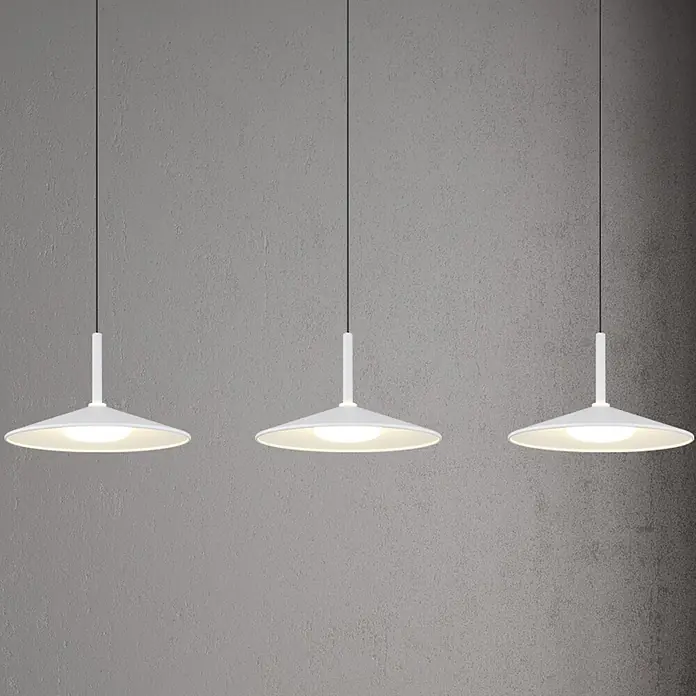 Globo LED-Pendelleuchte rund Lampone - 24 W - Drei moderne weiße Pendelleuchten.
