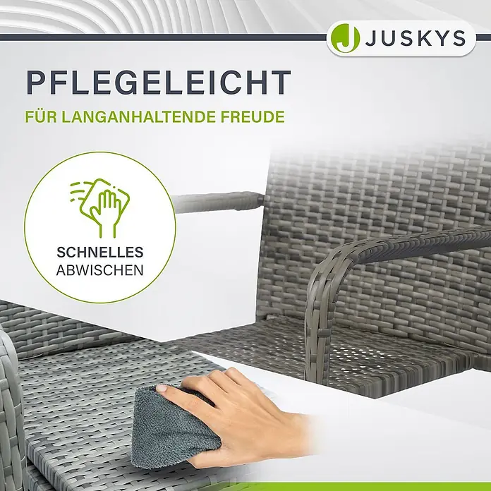 Juskys Gartenstuhl-Set Yoro - 4 Stk., Polyrattan, Stapelbar, Grau, B x T x H: 50 x 50 x 90 cm - Graues Geflechtmöbel für den Garten wird mit einem Tuch abgewischt, um seine Pflegeleichtigkeit zu demonstrieren.