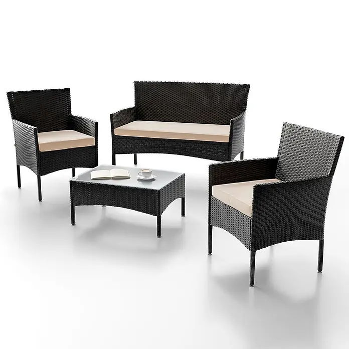 Juskys Loungemöbel-Set Fort Myers - 4 -tlg., Gestell: 100% Stahl, pulverbeschichtet; Geflecht: 100% Polyrattan, geflochten; Glasplatte: 100% Glas (Sicherheitsglas); Bezüge: 100% Polyester; Sitzauflagen: 100% Schaumstoff, Farbe Geflecht: SchwarzFarbe der Bezüge: CremeweißAnzahl Sitzplätze: Für 4 PersonenStil, Design: Modern, Rattan-Optik, Schwarz - Dunkelbraune Rattan-Gartenmöbelgarnitur mit zwei Sesseln, einem Zweisitzer-Sofa und einem Couchtisch mit Glasplatte, alle mit beigen Kissen.