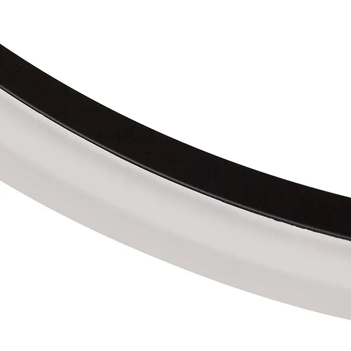 Lucande Deckenleuchte Orven - L x B x H: 50 x 50 x 24 cm, schwarz - Gekrümmtes schwarzes Band mit glatter weißer Innenfläche.