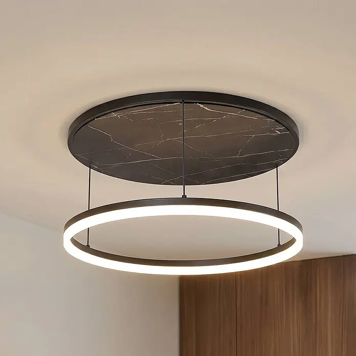 Lucande Deckenleuchte Orven - L x B x H: 50 x 50 x 24 cm, schwarz - Moderne Deckenleuchte mit schwarzer Marmor-Deckenplatte und schwebendem LED-Leuchtring.