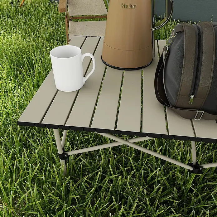 Outsunny Campingtisch - L x B x H: 95 x 55 x 50 cm, Khaki - Klappbarer Campingtisch mit Tasse, Kessel und Tasche im Freien.