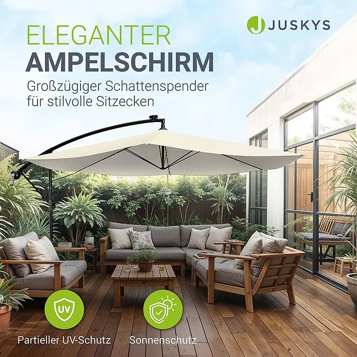 Juskys Ampelschirm rund Brazil inkl LED - creme, Durchmesser Bespannung: 300 cm - Großzügiger, cremefarbener Ampelschirm beschattet eine elegante Outdoor-Sitzgruppe.
