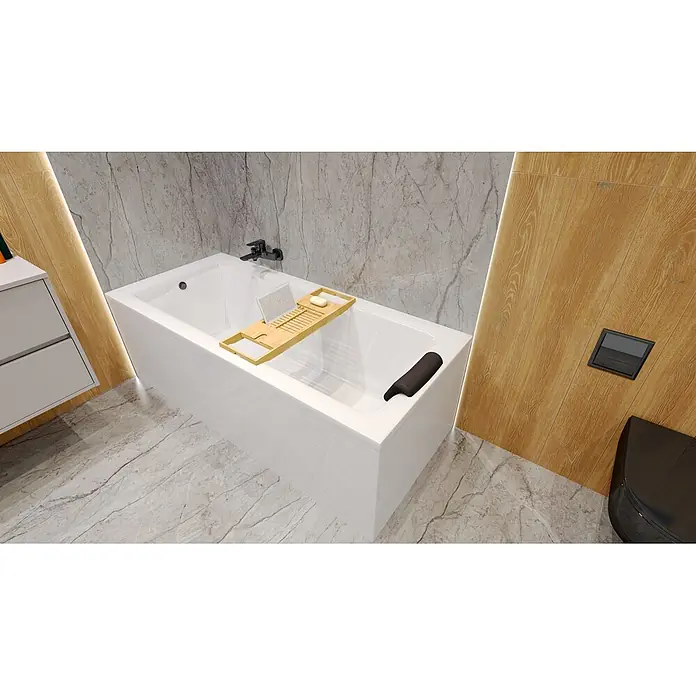 Bad Land Badewanne - 170 x 75 cm, Sanitäracryl, Weiß - Weiße Badewanne in einem modernen Badezimmer mit hölzerner Badewannenablage und dunklem Badekissen.
