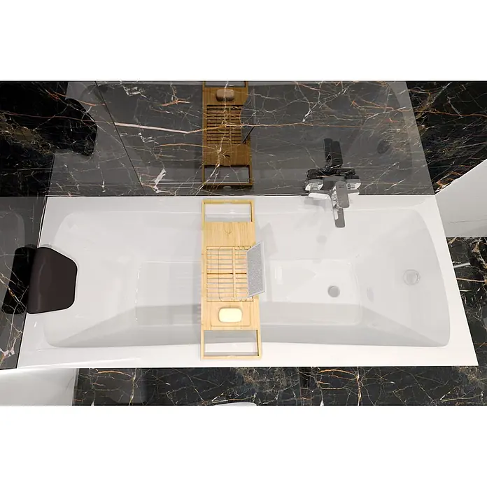 Bad Land Badewanne - 150 x 70 cm, Sanitäracryl, Weiß - Weiße Badewanne mit dunkelbraunem Badekissen, Holzbadebrett mit Seife und Chromarmatur. Von oben betrachtet.