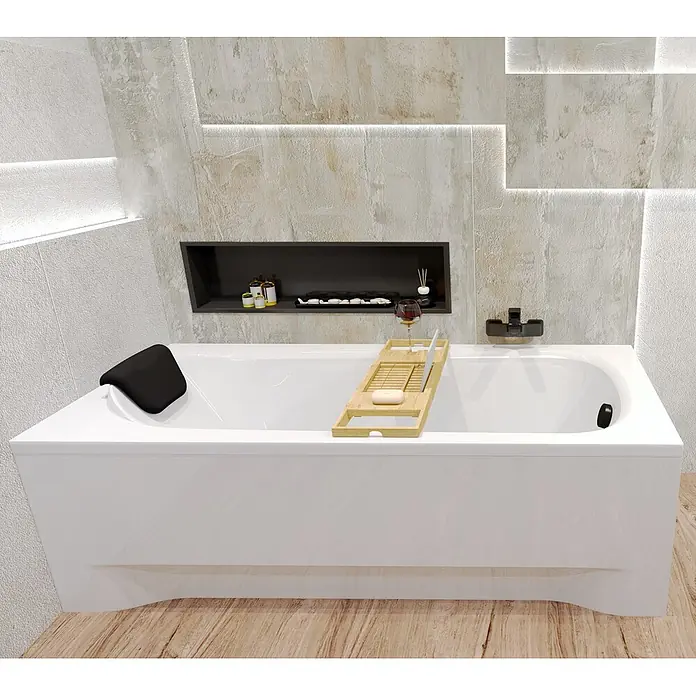 Bad Land Badewanne - 150 x 70 cm, Sanitäracryl, Weiß - Weiße Badewanne mit einem hölzernen Badewannenbrett, Tablet, Wein und Seife sowie einer schwarzen Kopfstütze in einem modernen Badezimmer.