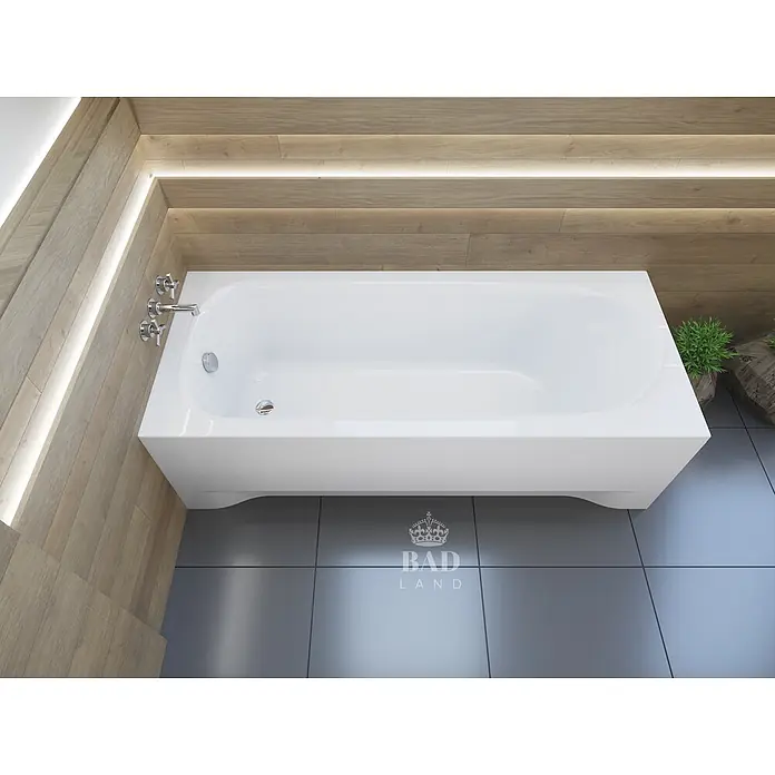 Bad Land Badewanne MEDIUM Acryl-Eckwanne 170 x 75 cm Weiß - Sanitäracryl, Weiß - Weiße moderne Badewanne mit Chromarmatur in einem Badezimmer mit Holzwänden und grauen Fliesen.