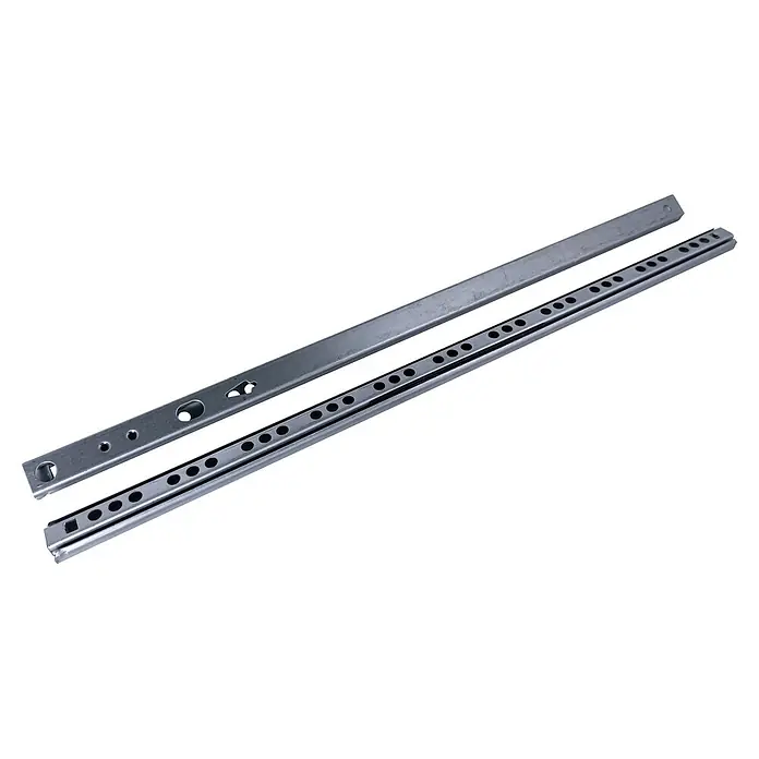 M.Pascual Guía para cajones - Longitud de instalación: 380 mm, Capacidad de carga: 10 kg, Extracción parcial, Montaje lateral - Par de correderas de cajón de metal gris, una con rodamientos de bolas y orificios de montaje.