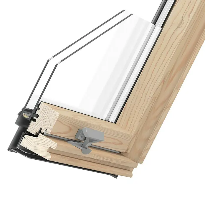 Solid Elements Ventana de techo - 55 x 78 cm - Primer plano de una ventana de techo de madera con doble cristal y una maneta gris para abrir y cerrar la ventana.