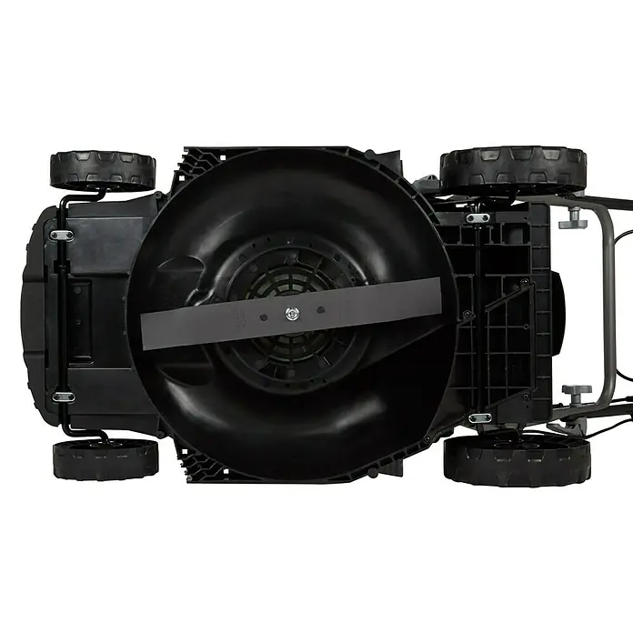 Hyundai Elektro-Rasenmäher LM4001E - 1.800 W, Schnittbreite: 40 cm - Ansicht einer schwarzen Rasenmähers von unten, die das scharfe Messer und die Räder für einen sauberen Schnitt im Garten zeigt.