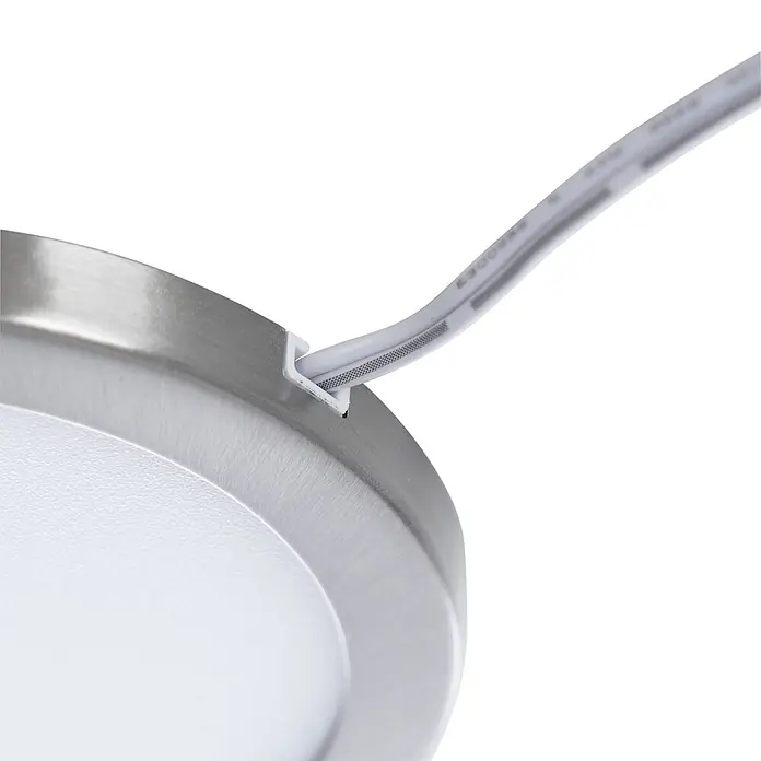 Prios LED-Unterbauleuchte Jopos - L x B x H: 8 x 8 x 0,7 cm - Runde Leuchte aus gebürstetem Metall mit weißem Diffusor und angeschlossenem flachen weißen Kabel.