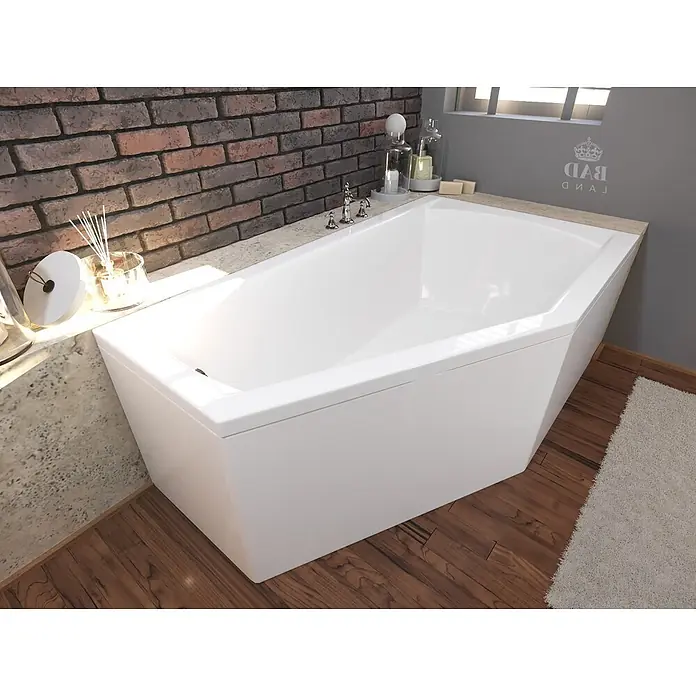 Bad Land Eckbadewanne SELENA Acryl-Eckwanne 160 x 90 cm rechts Weiß - Sanitäracryl, Weiß - Moderne weiße Einbauwanne in einem Badezimmer mit Ziegelwand und Holzboden.