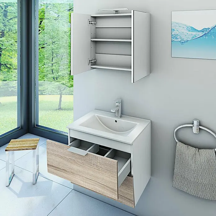 AcquaVapore Badmöbel-Set Fertigdusche Gently-2-B060-V1-F0109-LED-EBox -  - Moderne weiße Badmöbel mit hellen Holzschubladen und Keramikwaschbecken, dazu ein weißer Spiegelschrank. Schubladen und Schrank sind geöffnet.