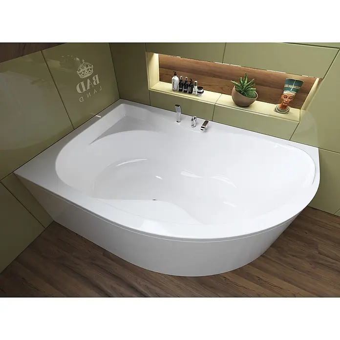 Bad Land Eckbadewanne DORA Acryl-Eckwanne 170 x 110 cm links Weiß - Sanitäracryl, Weiß - Eine weiße Acryl-Eckbadewanne mit integrierten Armaturen und Brause, in einem modernen Bad.