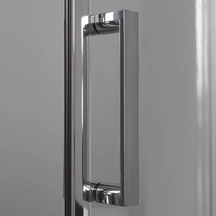 Kiamami Valentina Runddusche - 90 x 90 x 195 cm, Transparent - Eleganter, rechteckiger Chrom-Duschkabinentürgriff an Glas montiert.
