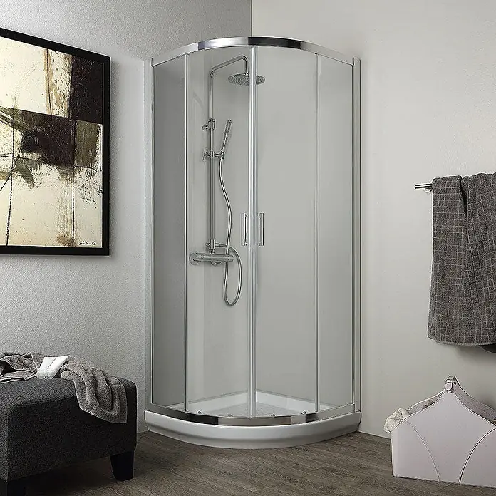 Kiamami Valentina Runddusche - 80 x 80 x 185 cm, Transparent - Eckduschkabine mit Klarglastüren, silbernem Rahmen und weißer Viertelkreiswanne.