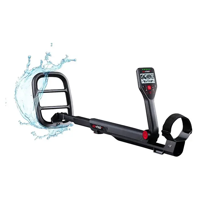 Minelab Metalldetektor GO-FIND 66 U-Light - L x B x H: 160 x 230 x 1.300 mm - Schwarzer und roter Metalldetektor mit spritzendem Wasser um die Suchspule, was die Wasserbeständigkeit hervorhebt.
