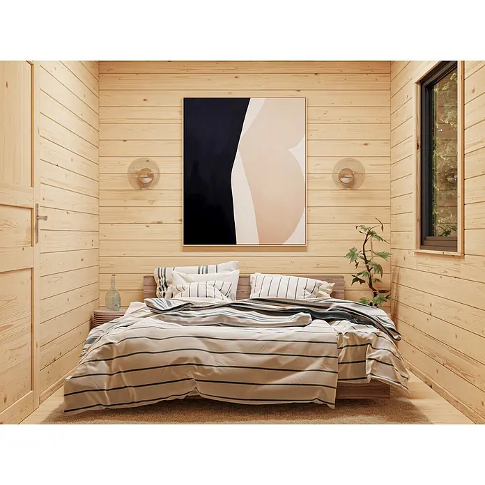 Palmako Caseta de jardín Cecilia - Medidas ext. (An x Pr): 813 x 680 cm, Madera, Natural - Acogedor dormitorio con paredes de madera clara, cama con ropa de cama a rayas y arte minimalista.
