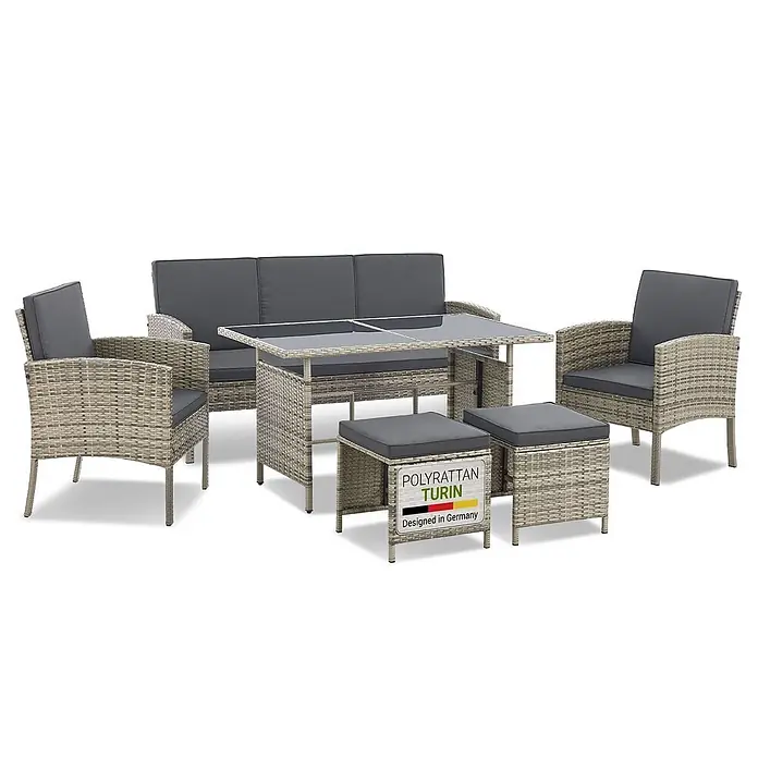 Juskys Loungemöbel-Set Turin - 6 -tlg., Geflecht: Polyrattan; Tischplatte: Gehärtetes Glas; Gestell: Stahl; Bezüge: 100 % Polyester; Polster: 80 % Schaumstoff, 20 % Weichfasern, Farbe Sitzgarnitur: Dunkelgrau; Bezüge: Hellgrau; Glas: SchwarzAnzahl Sitzplätze: 7Belastbarkeit: 480 kg Bank; 160 kg je Stuhl & HockerKissenbezüge: Abnehmbar & waschbar, Grau - Graues Polyrattan Gartenloungeset mit Sofa, zwei Sesseln, Glastisch und zwei Hockern mit dunkelgrauen Kissen.
