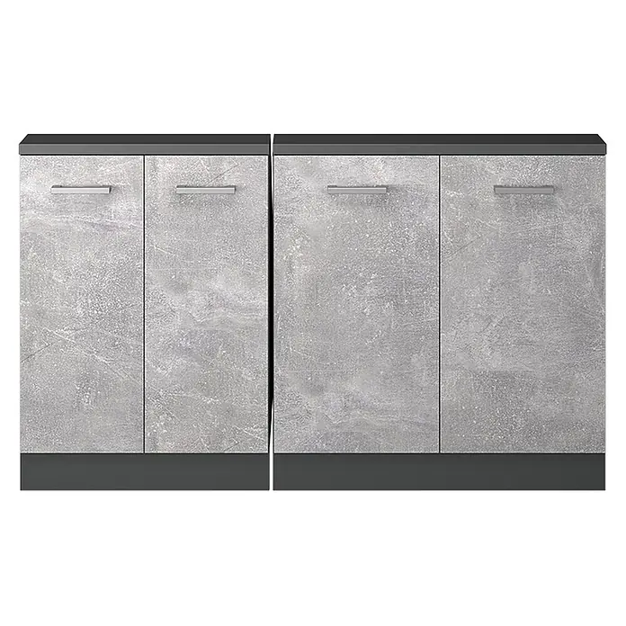 Vicco Schrankküche R-Line Beton 2er Set - Beton, Dachschrägenzeile 140cm - Zwei graue Schränke im Beton-Look mit dunklen Ober- und Unterseiten, jeweils mit zwei Türen und silbernen Griffen.