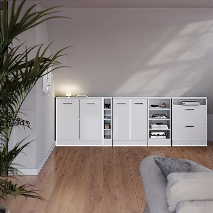 Vicco Schrankküche R-Line Weiß Hochglanz mit 2 Türen - Weiß Hochglanz, Dachschrägenschrank 80cm - Weißes, modulares Schranksystem mit Türen, Regalen und Schubladen, ordentlich an einer Wand in einem modernen Raum.