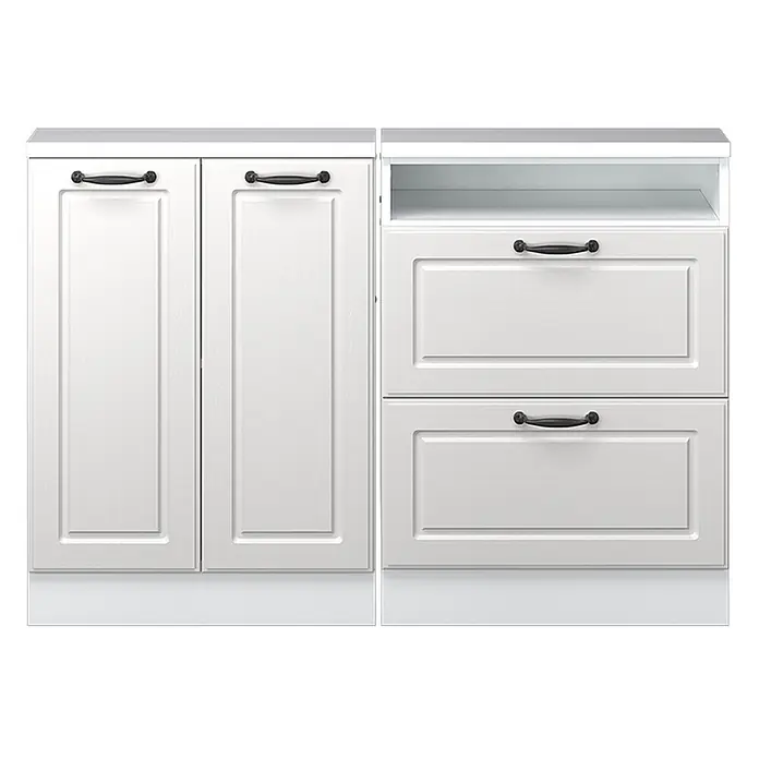 Vicco Schrankküche R-Line Weiß Landhaus 2er Set - Weiß Landhaus, Dachschrägenzeile 120cm - Weißer Schrank mit zwei Kassettentüren links und einem offenen Regal über zwei Kassettenschubladen mit schwarzen Griffen rechts.