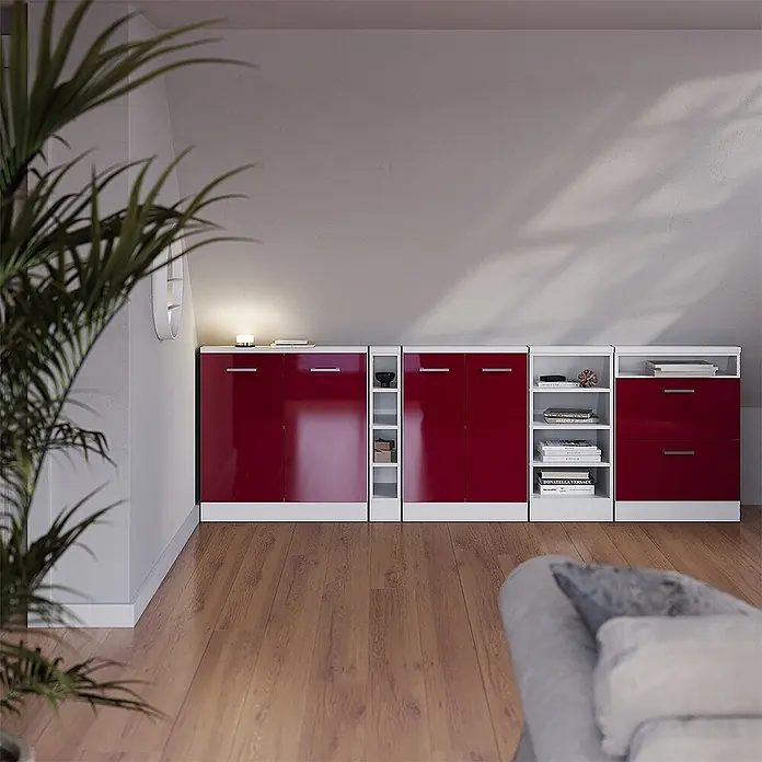 Vicco Schrankküche R-Line Rot Hochglanz/Weiß mit 2 Türen - Rot Hochglanz, Dachschrägenschrank 80cm - Modulares Aufbewahrungssystem mit hochglänzenden roten Türen und weißen Regalen, ordentlich eingerichtet in einem modernen Wohnraum.