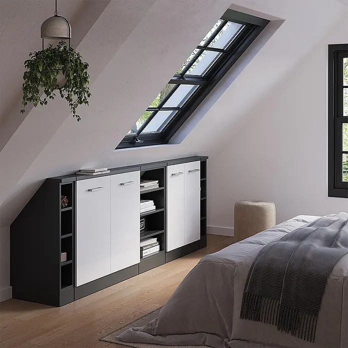 Vicco Schrankküche R-Line Weiß Hochglanz 5er Set - Weiß Hochglanz, Dachschrägenzeile 210cm - Schwarzer und weißer Dachschrägenschrank mit glänzenden Türen und offenen Fächern.