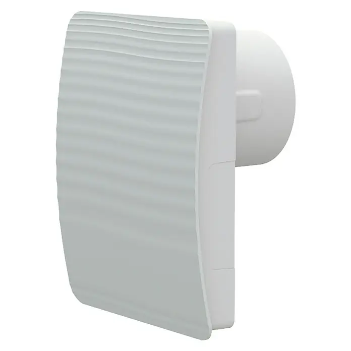 Ventilador de pared Style Eco 100 - Blanco, 10 cm - Primer plano de un ventilador de pared blanco con un diseño de listones, destinado a una óptima circulación del aire y ventilación.