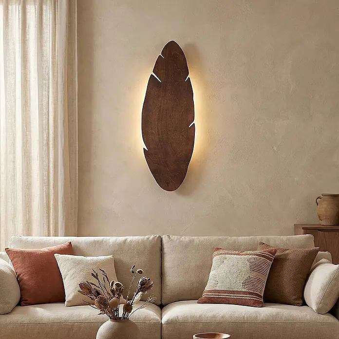 Envostar Wandleuchte Lehti - L x B x H: 5 x 24 x 69 cm, Holz dunkel, Holz dunkel, G9 - Blattförmige Wandleuchte aus dunklem Holz mit Hintergrundbeleuchtung, die ein warmes Licht in eine gemütliche Wohnzimmerdekoration bringt.