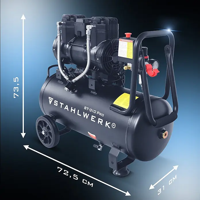 STAHLWERK Kompressor ST-310 Pro - Max. Druck: 8 bar, 30 l, Schmierung: Ohne - Schwarzer STAHLWERK ST-310 PRO Kompressor mit zwei Motoren, liegendem Tank, Rädern und Griff. Maße: 73,5 x 72,5 x 31 cm.