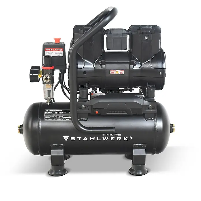 STAHLWERK Kompressor ST-110 Pro - Max. Druck: 8 bar, 30 l, Schmierung: Ohne - Schwarzer STAHLWERK Kompressor mit Druckregler, Filter und Tragegriff.