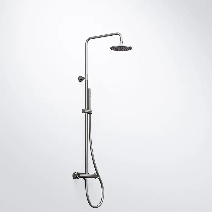Vola Duschsystem -  - Silbernes Duschsystem mit Regenduschkopf und Handbrause.