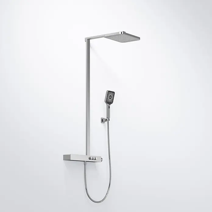 Vola Duschsystem -  - Silbernes Duschsystem mit quadratischem Regenduschkopf, Handbrause und Bedieneinheit.