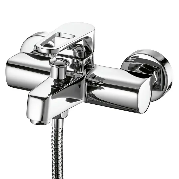 Cosmobath Markham Grifo monomando de bañera - Cromo, Brillante - Elegante grifo de baño cromado con manguera de ducha. El diseño brillante realza cualquier baño.