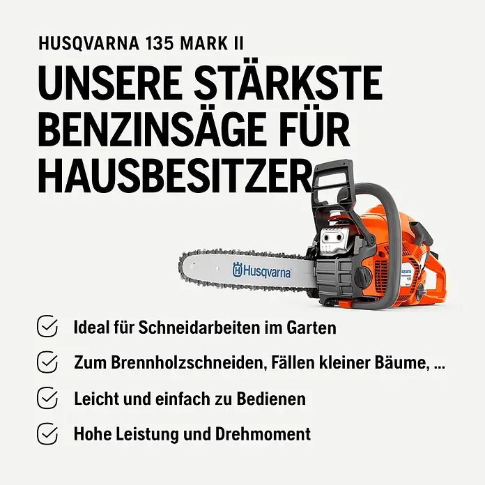 Husqvarna Benzin-Kettensäge 135 Mark II - 1.600 W, 38 cm³, Schwertlänge: 35 cm, Max. Aststärke: 300 mm - Orange-schwarze Husqvarna 135 Mark II Kettensäge mit silbernem Schwert, bereit für Schneidarbeiten.