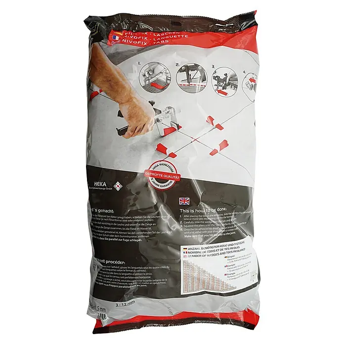Heka Nivofix Laschen - Geeignet für: Plattenstärke 3 - 12 mm, 500 Stk. - Tasche mit Fliesen-Nivelliersystem (Laschen, Keile). Zeigt Anwendung der Nivellierzange auf Fliesen mit roten Keilen und Anleitungen.
