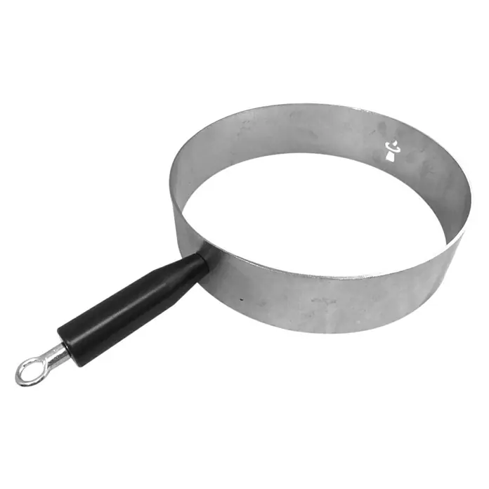 Remundi Grillring - Ø x H: 20 x 5 cm - Bild einer Ringform mit schwarzem Griff, ideal zum Kochen und Servieren von Speisen mit präziser Formgebung.