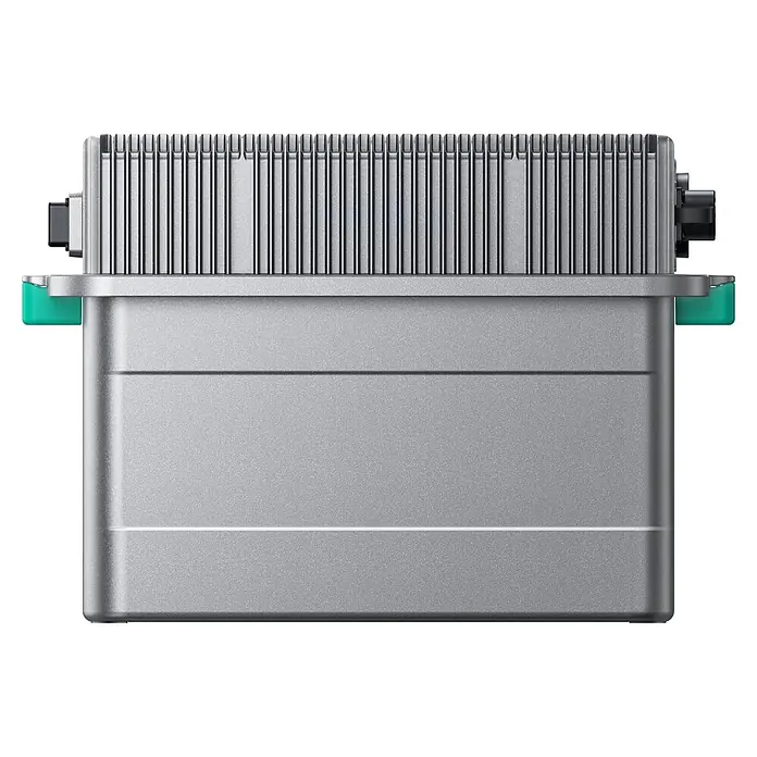 Zendure Batteriespeicher ZDB2503 - Leistungsaufnahme: 1.400 W, Nennspannung: 230 V - Graues, rechteckiges Elektronikgerät mit Kühlrippen oben und grünen Seitenklammern. Anschlüsse an beiden Enden.