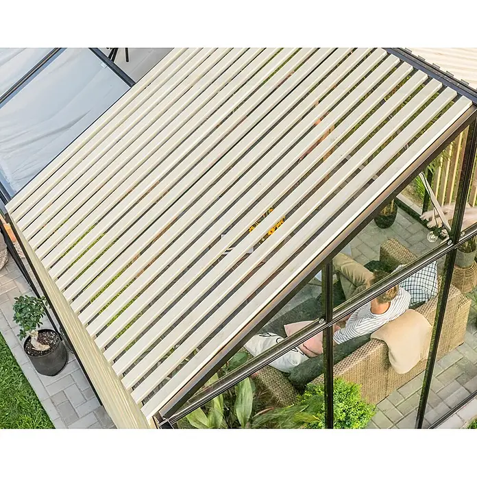 Bloomcabin Gewächshaus Aluminium Limited Edition mit Accoya-Fusion - Außenmaß inkl. Dachüberstand (B x T): 235 x 309 cm, Material Seitenwand: Glas, 4 mm, Schwarz - Wintergarten mit heller Lamellendachbeschattung, der einen komfortablen, schattigen Wohnbereich im Freien bietet.