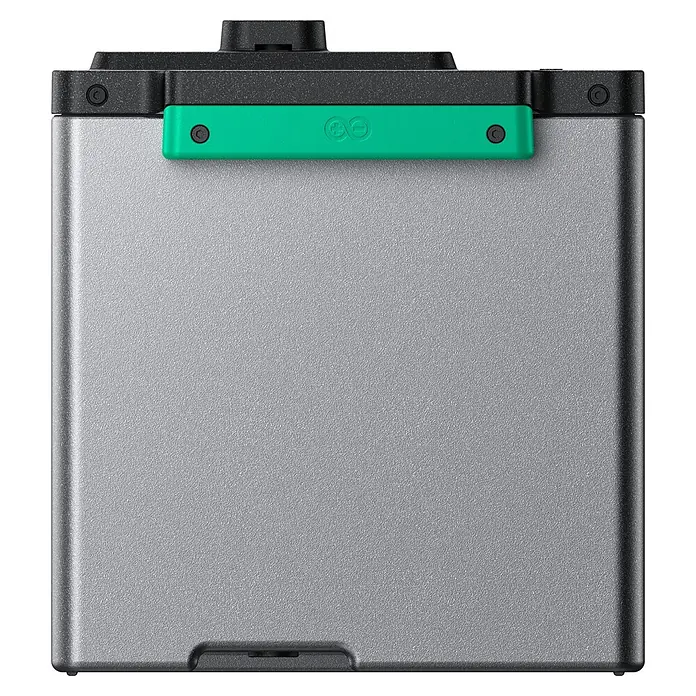 Zendure Batteriespeicher ZDSF1600AC+ - Nennspannung: 48 V - Silbergrauer Akku mit strukturierter Oberfläche, schwarzem Oberteil und grünem Streifen mit Energiesymbolen.