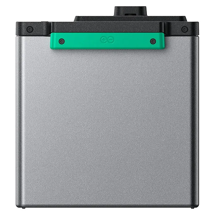 Zendure Batteriespeicher ZDSF1600AC+ - Nennspannung: 48 V - Silber-graues Elektronikgehäuse mit schwarzer Oberseite und grünem Akzentband mit Arduino-Logo, verschraubt.