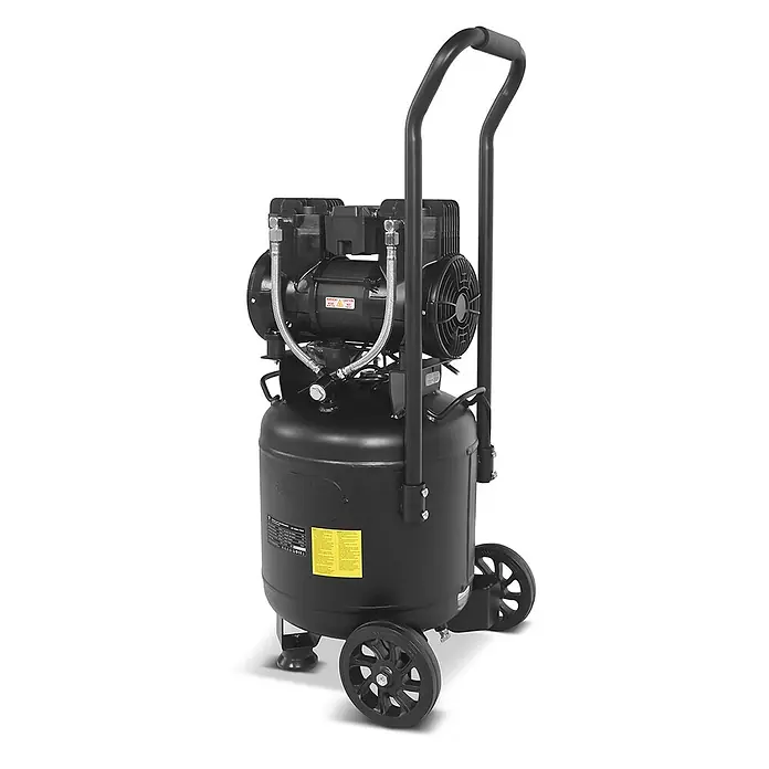 STAHLWERK Kompressor ST-308V Pro - Max. Druck: 8 bar, 30 l, Schmierung: Ohne - Schwarzer mobiler Luftkompressor mit vertikalem Tank, oben montierter Motoreinheit, zwei Schläuchen und einem Schiebegriff auf zwei Rädern.