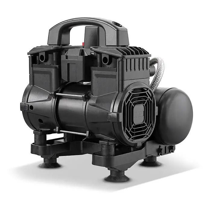 STAHLWERK Kompressor ST-38 Pro - Max. Druck: 8 bar, 3 l, Schmierung: Ohne - Schwarzer tragbarer Luftkompressor mit Griff, doppelten Pumpeinheiten und Druckbehälter auf Saugnapffüßen.